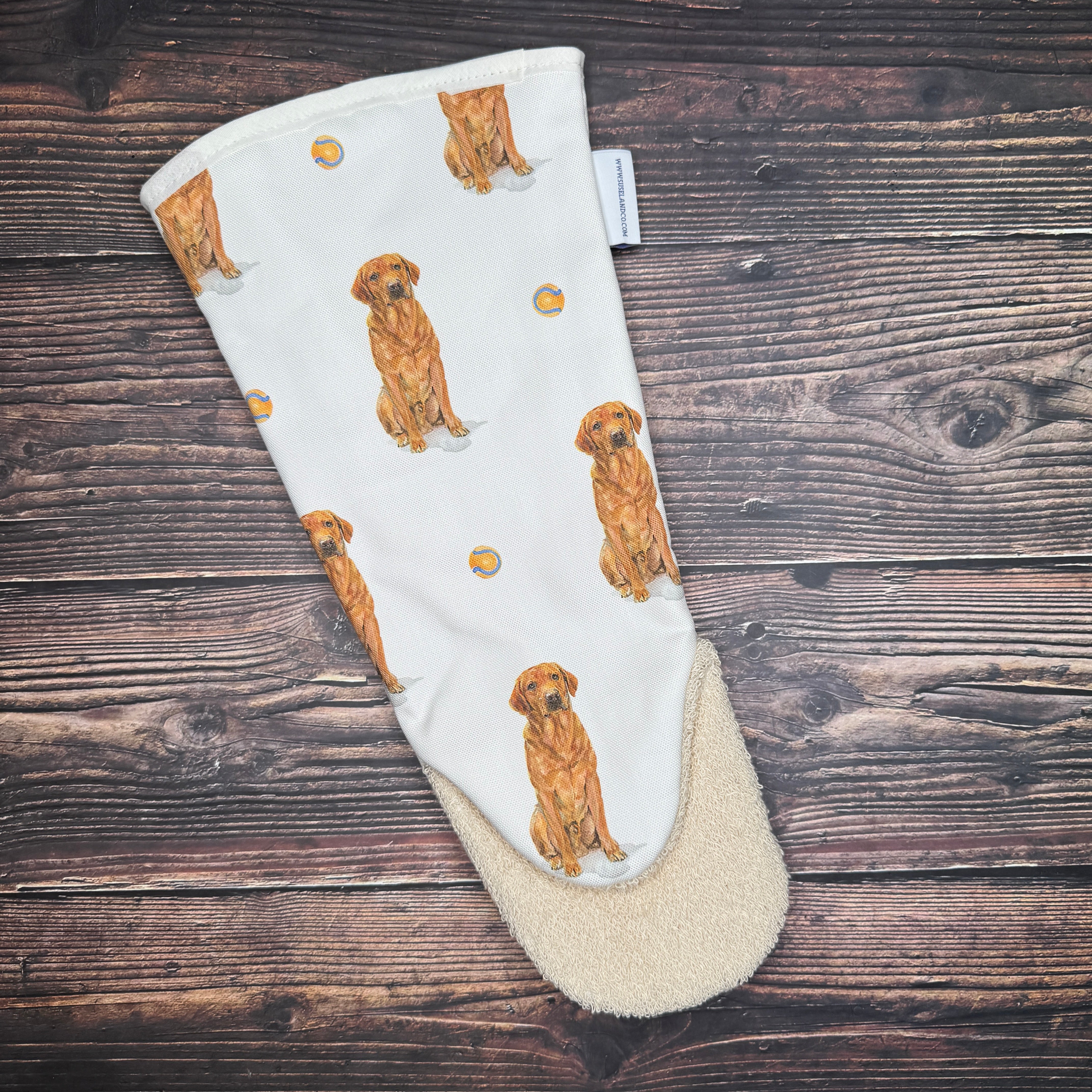 Fox Red Lab themed heat-resistant gauntlet oven glove