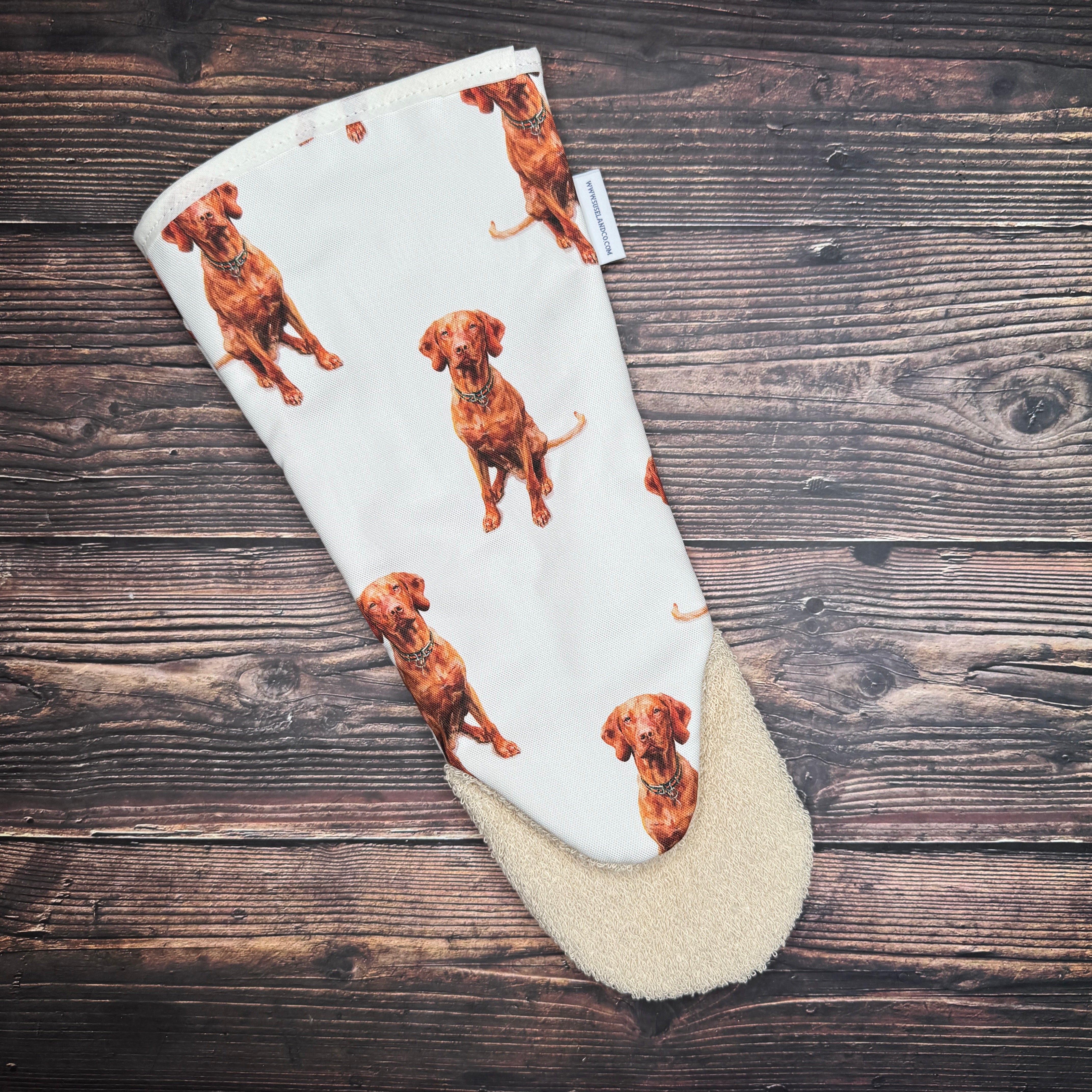 Hungarian Vizsla themed heat-resistant gauntlet oven glove