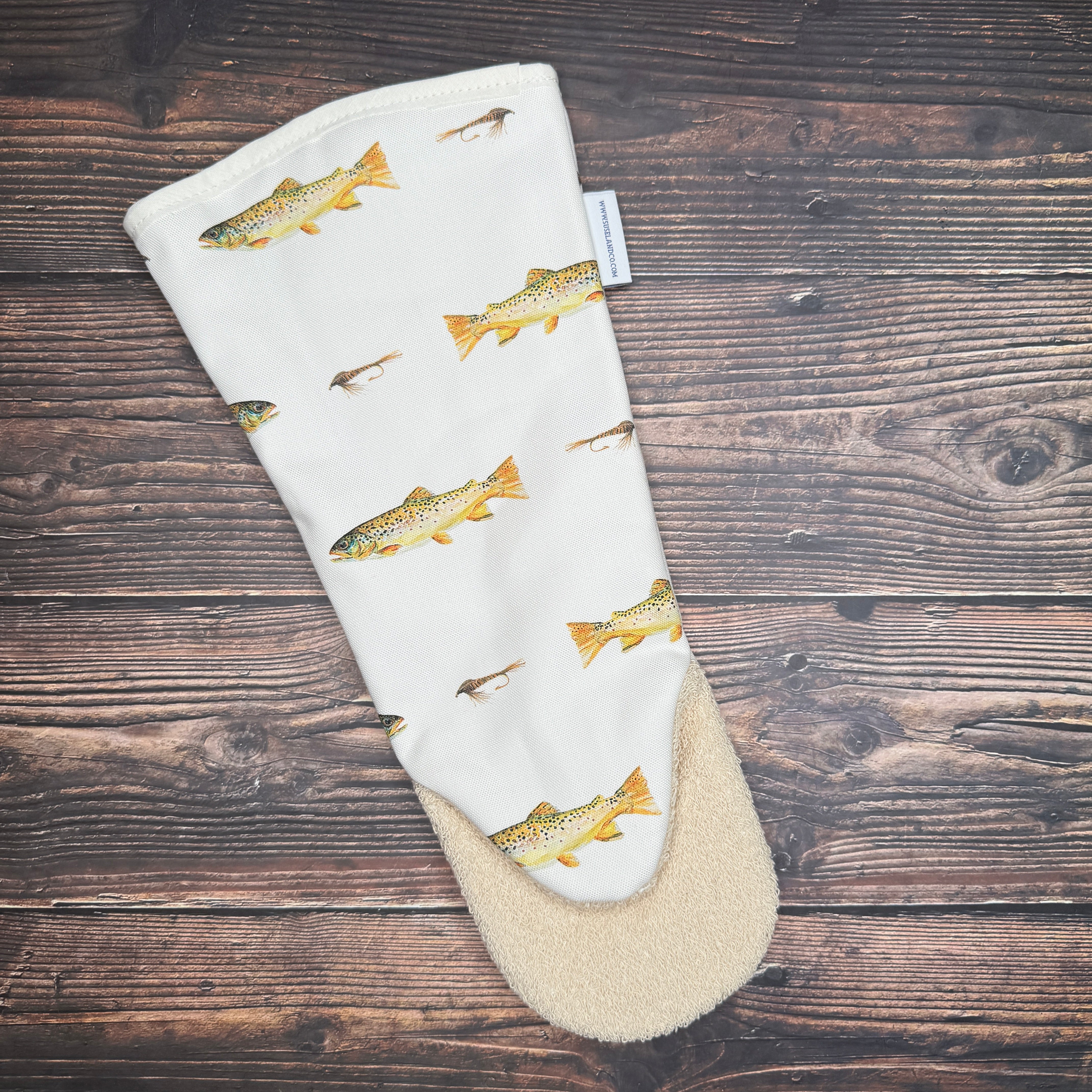 Brown Trout themed heat-resistant gauntlet oven glove
