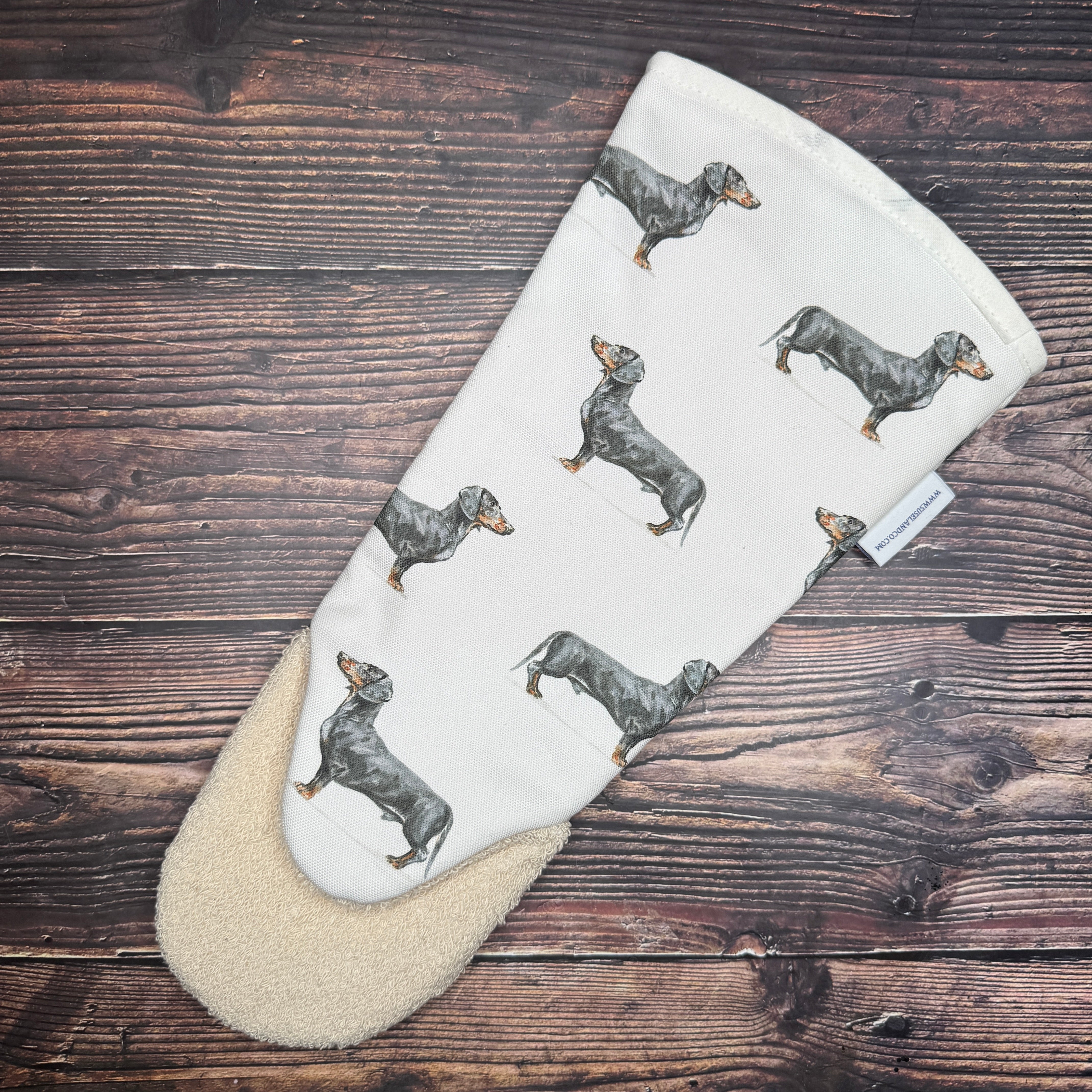 Dachshund - Gauntlet Oven Glove