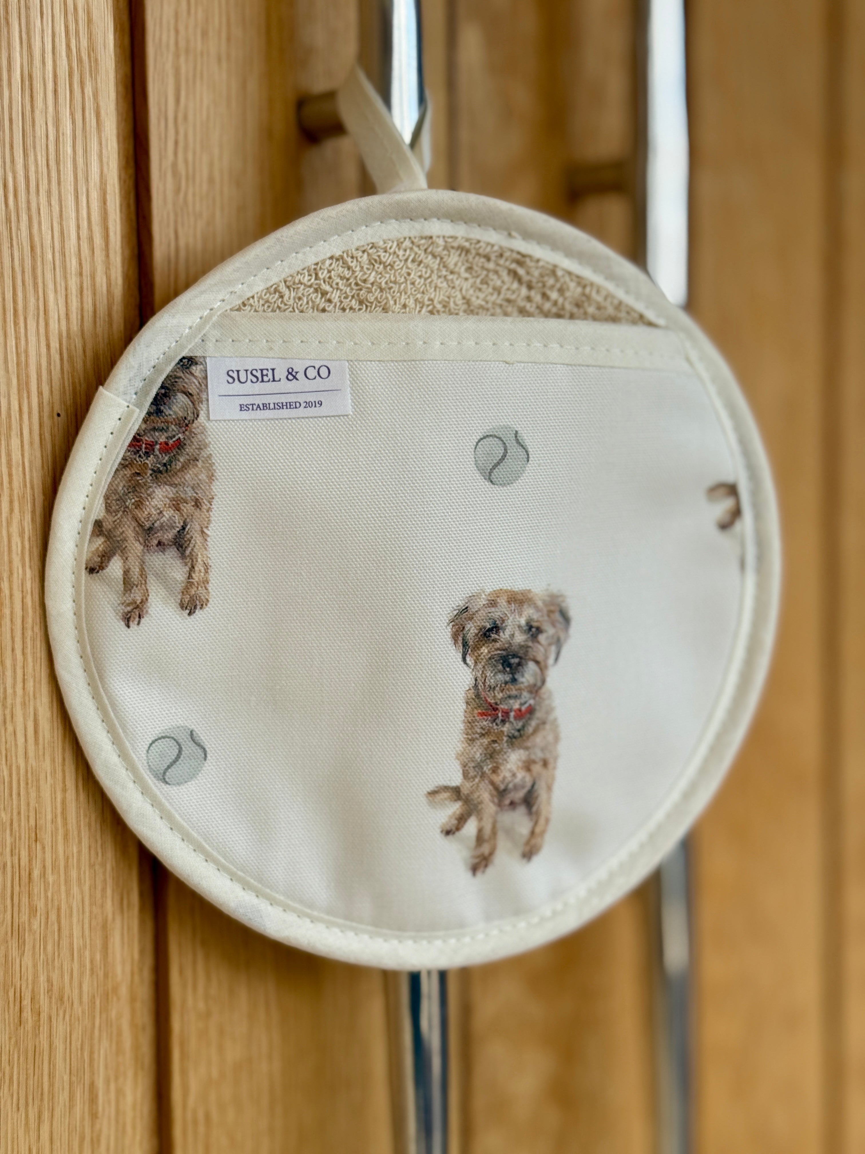 Border Terrier printed pot grab for oven and kitchen use