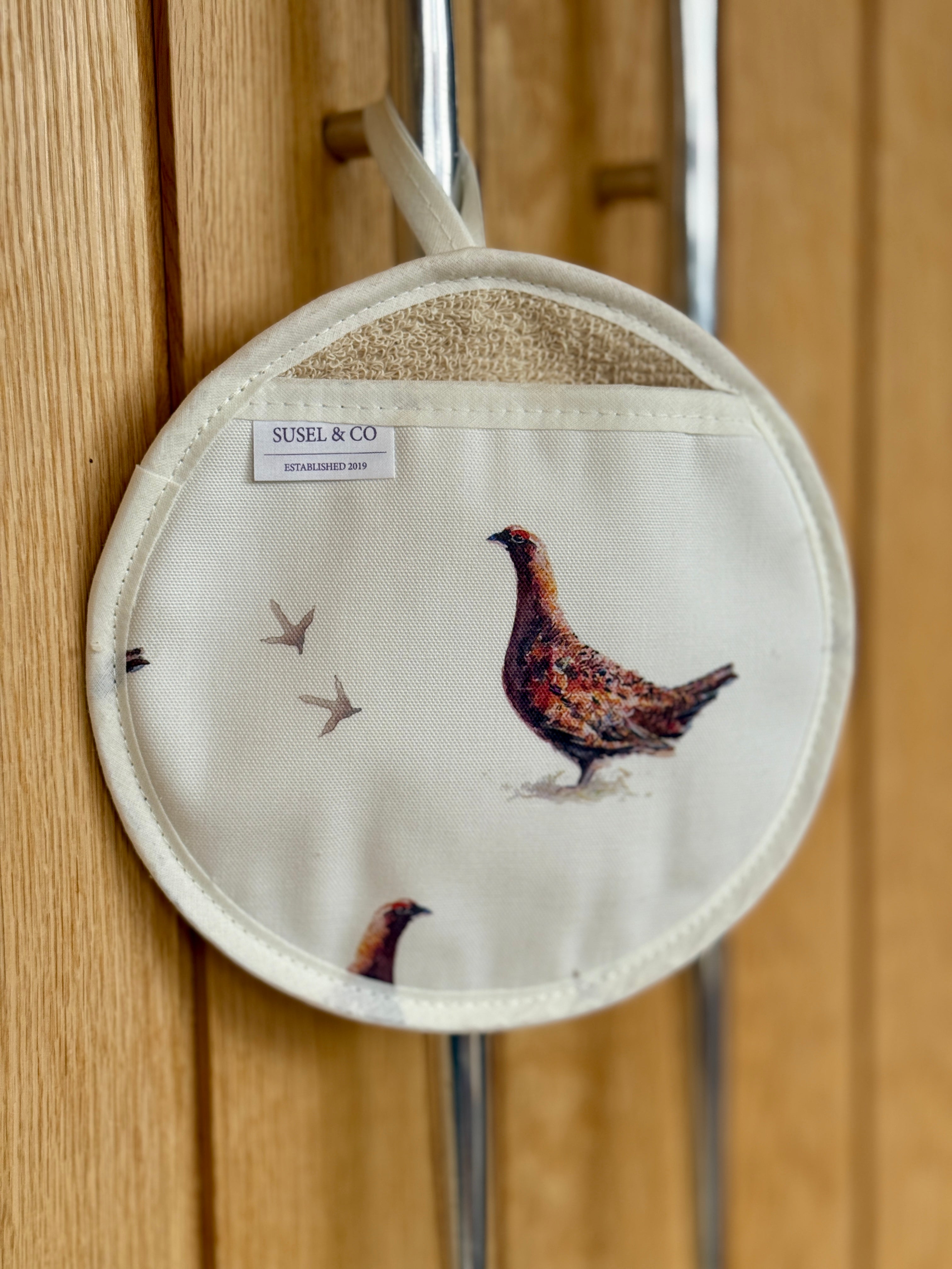 Grouse printed pot grab for oven and kitchen use