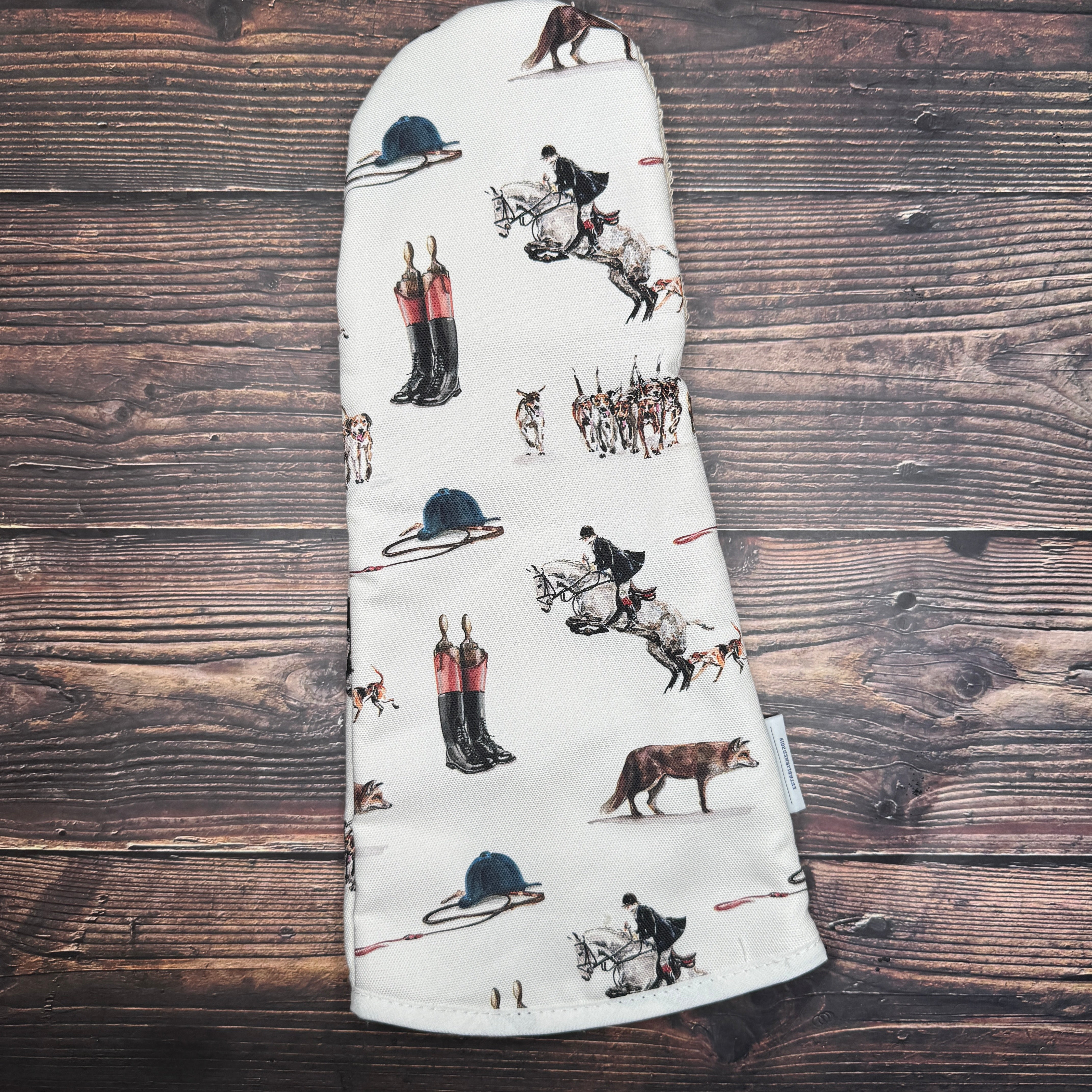 The Hunt - Gauntlet Oven Glove