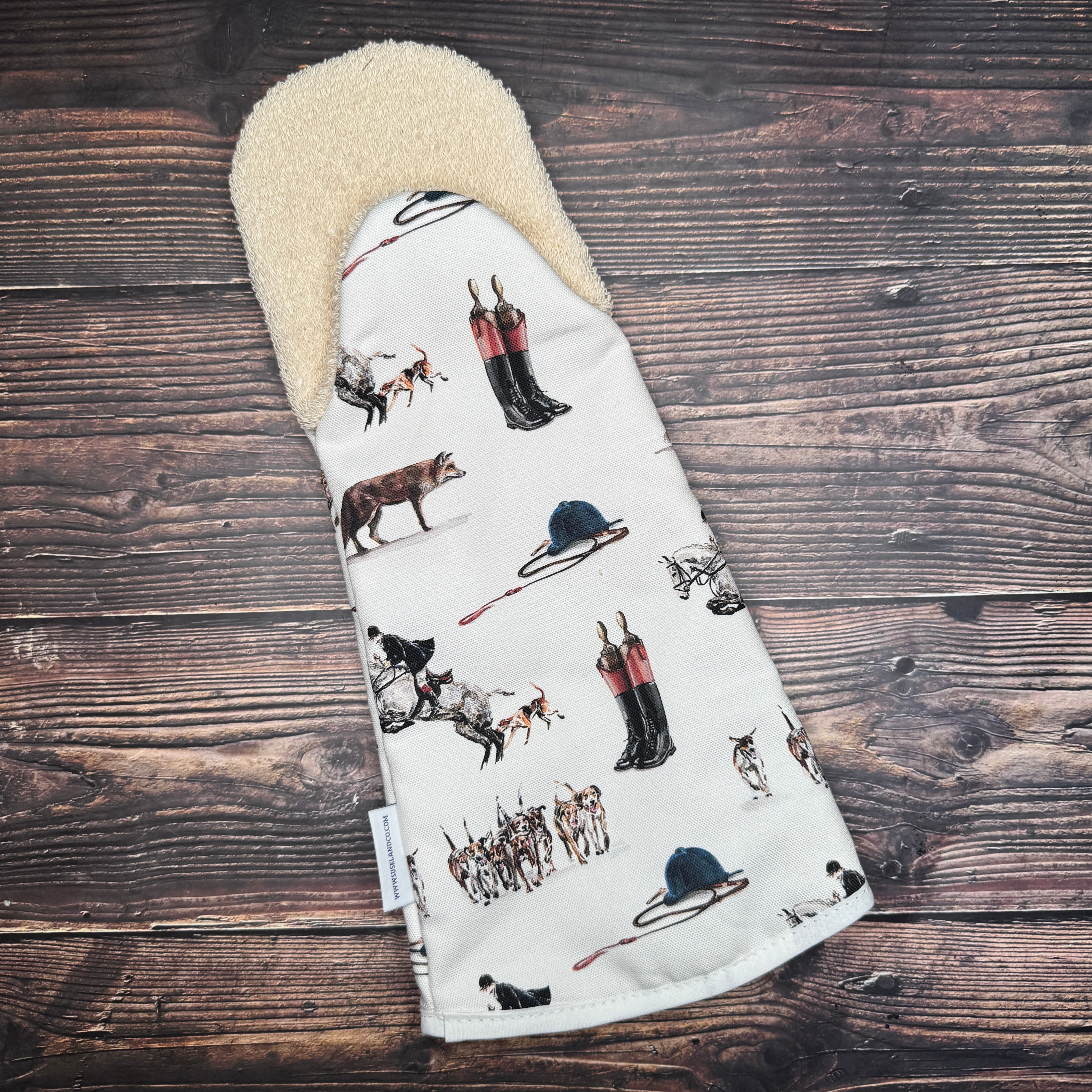 The Hunt - Gauntlet Oven Glove