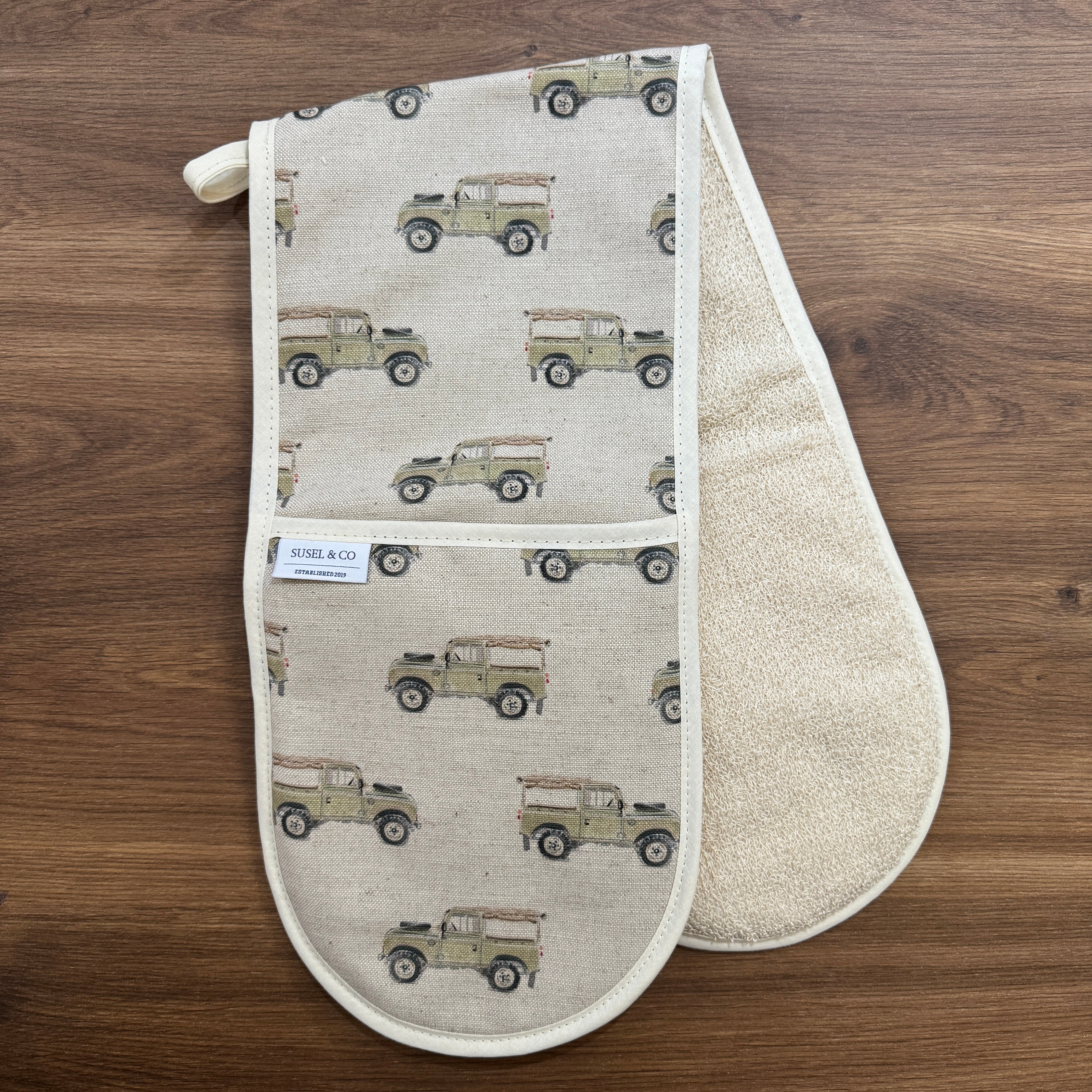 Defender - Linen Double Oven Gloves