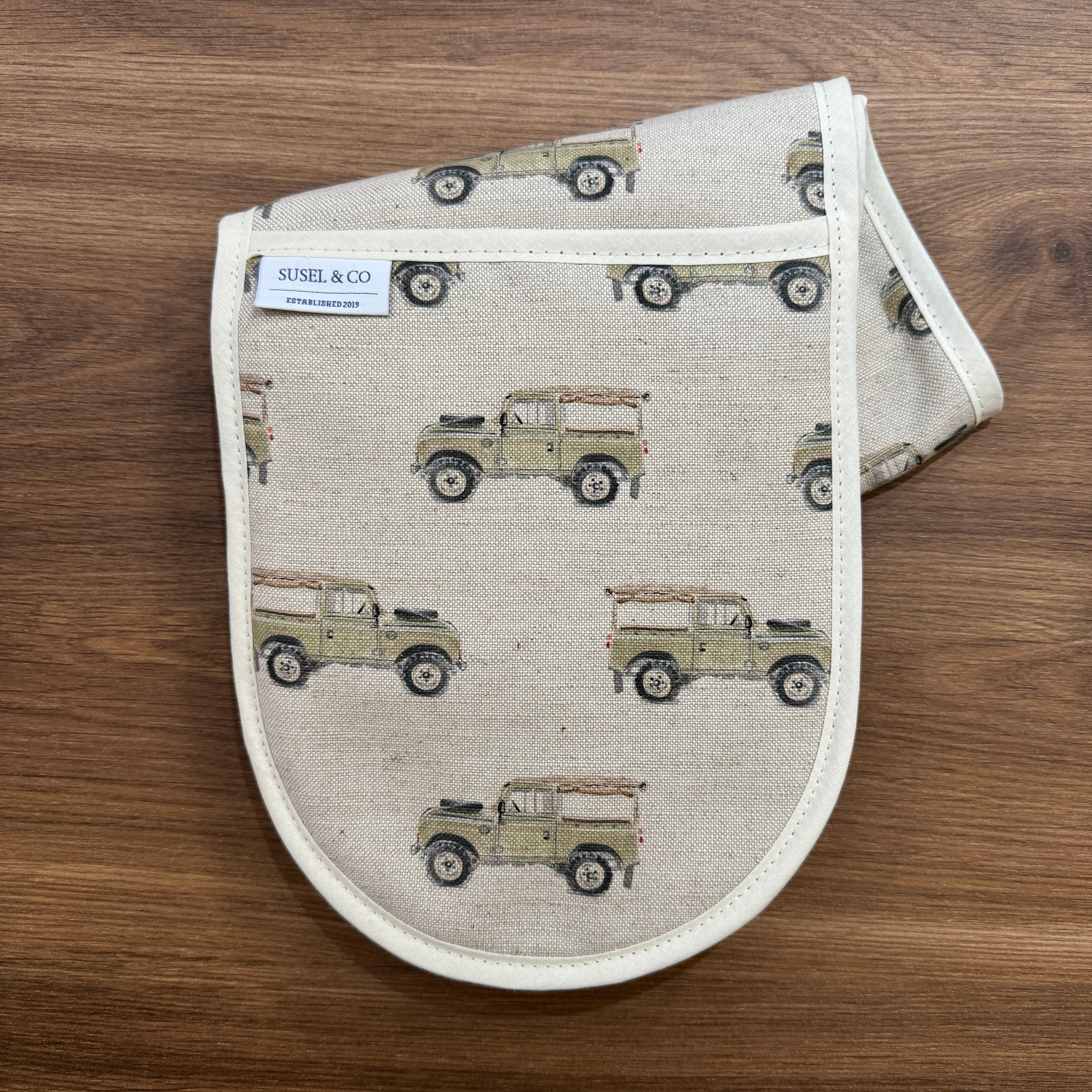 Defender - Linen Double Oven Gloves