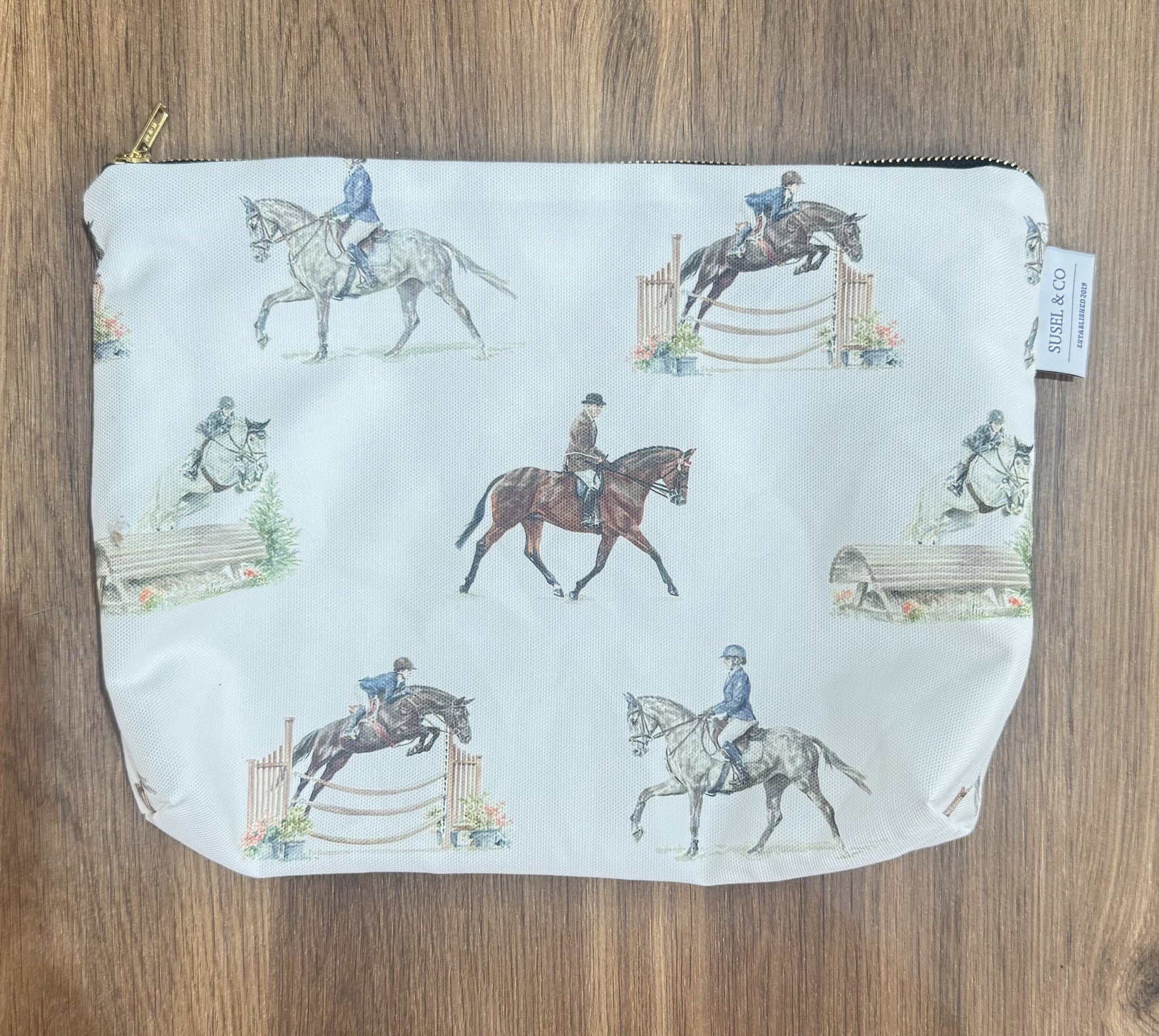 Eventing wash bag – illustrated by Susan Brunskill, handmade in the UK